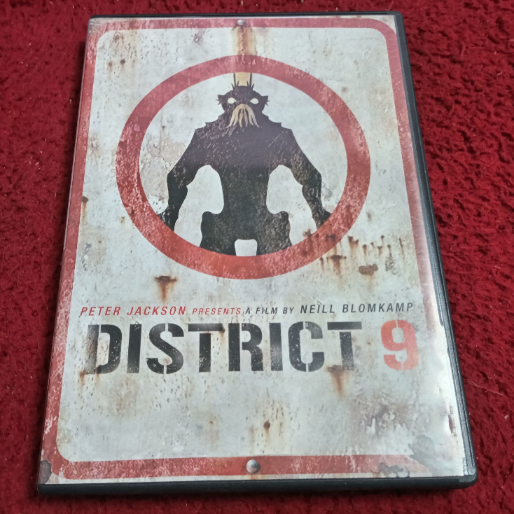 DVD สากล  District 9 สภาพตามรูปปก AK2-47