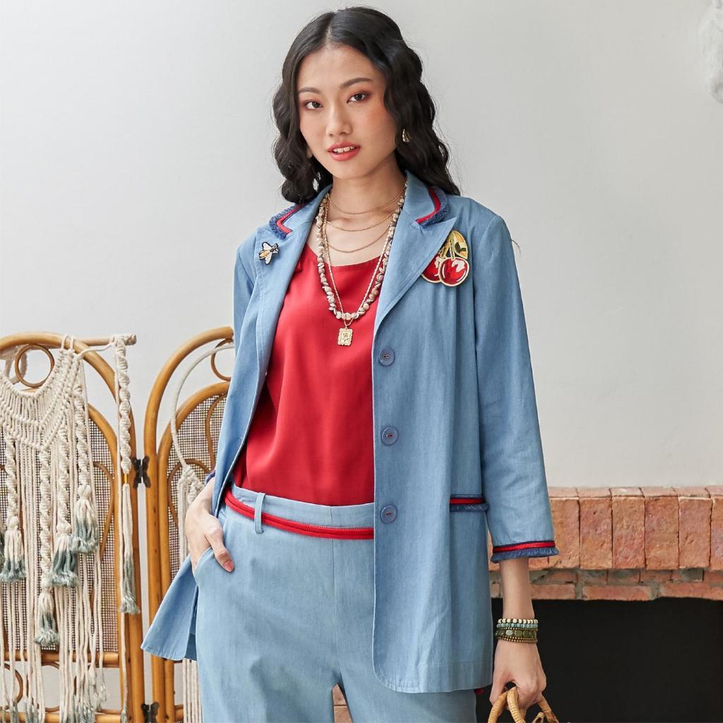 C&D Cotton Blouse เสื้อแจ็คเก็ตเบลาส์ สีฟ้า ดีเทลแต่งเทปสีแดง เนื้อผ้าคอตตอน ซี แอนด์ ดี CT6WLB