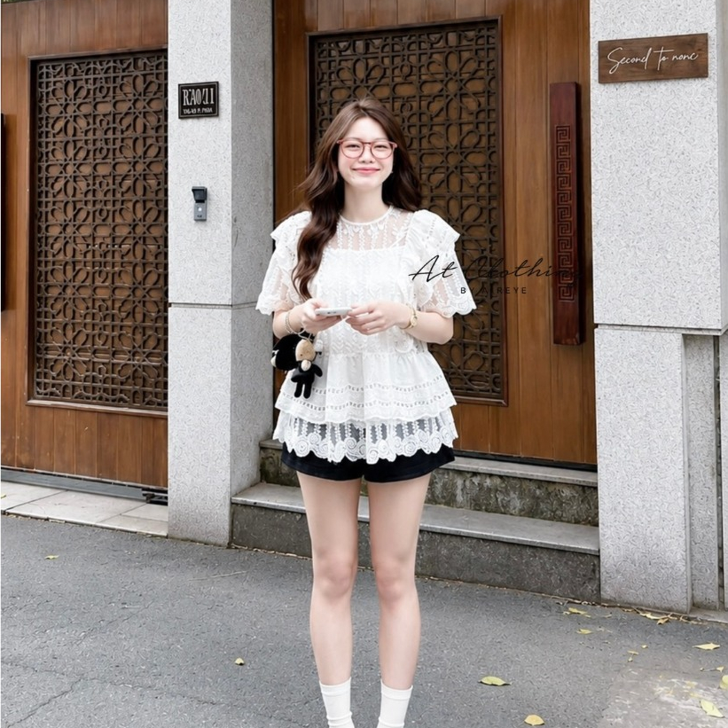 [ Lacelove Collection ] เสื้อคอกลม ผ้าฉลุลูกไม้ซีทรู พร้อมซับสายเดี่ยว
