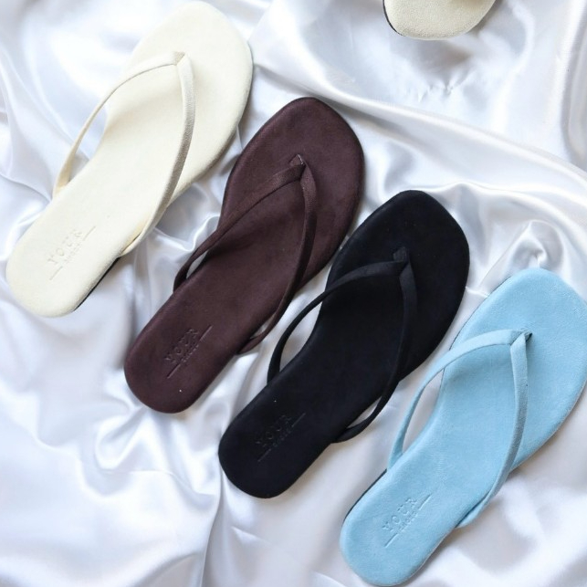 YOURSHOES C4 / รองเท้าแตะหนังกลับ รองเท้าแตะหูหนีบ รองเท้าแตะผู้หญิง