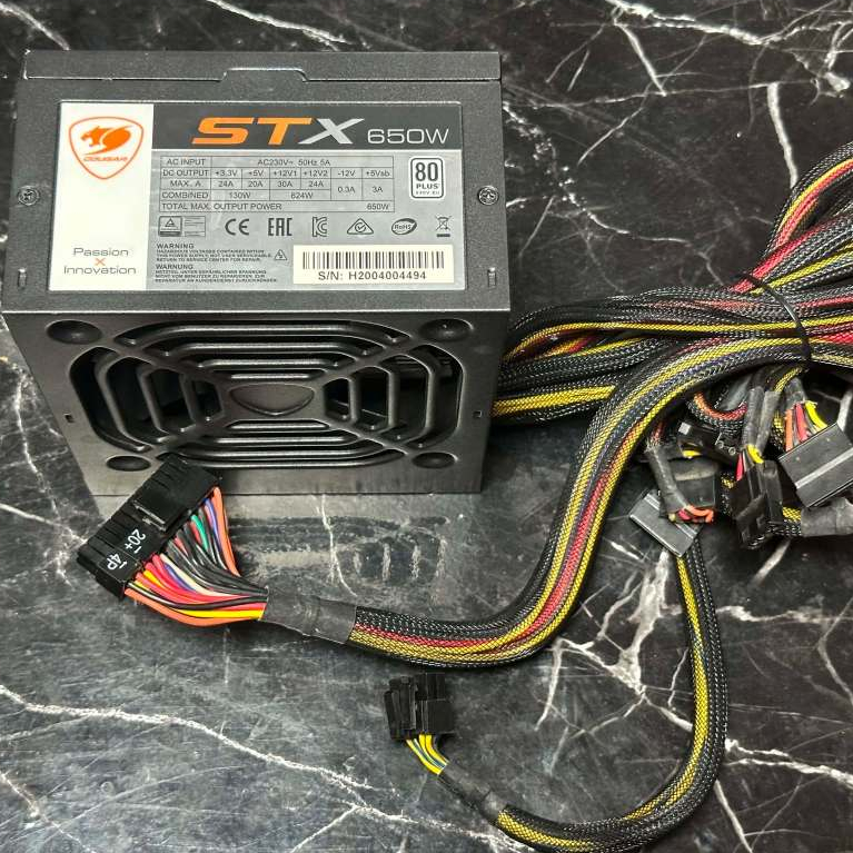 พาวเวอร์ซัพพลาย Psu 650W 80+ COUGAR STX