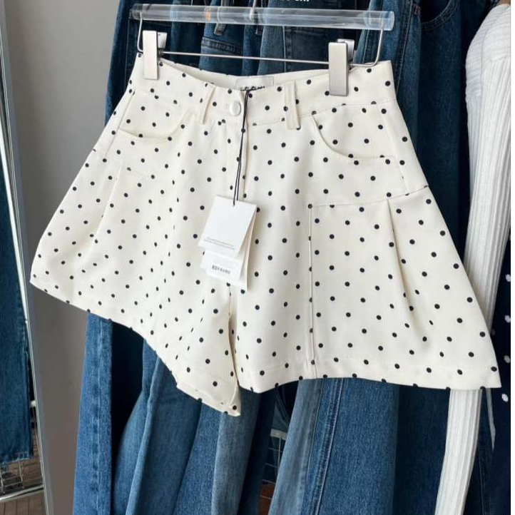 Seoul say.Dollar polkadot pants กางเกงขาสั้น polkadotจับจีบหน้า ทรงบาร์บี้
