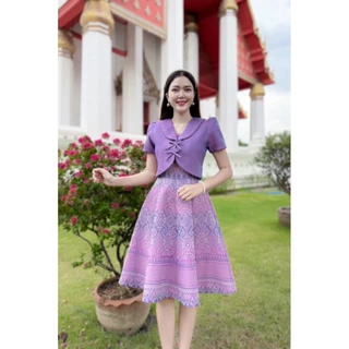เดรสผ้าทอมัดหมี่ทอลายคอปกเเต่งกั๊กด้านหน้าติดโบเส้นเล็กด้านหน้าสวยมาก