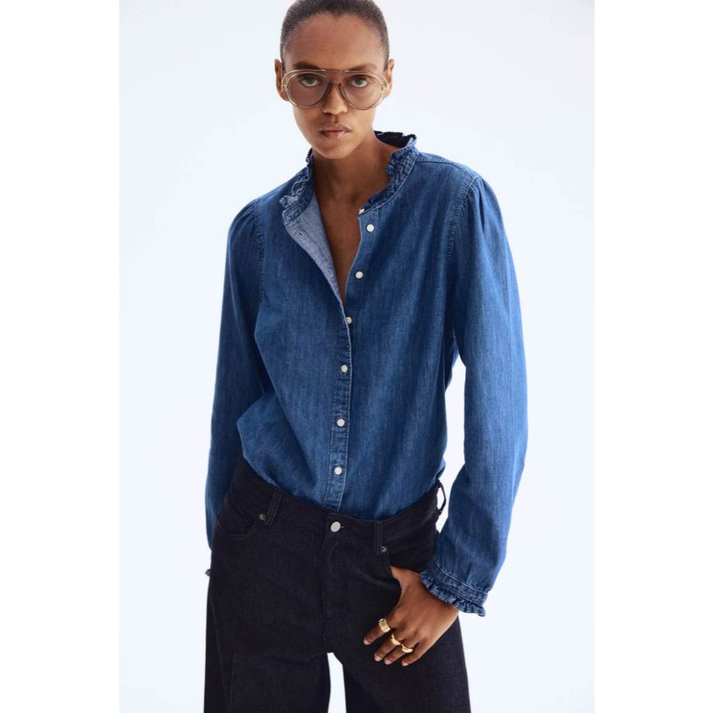 H&M(เอชแอนด์เอ็ม) เสื้อเชิ้ตเดนิมตกแต่งด้วยรายละเอียดลูกไม้ ผู้หญิง 1260356_2