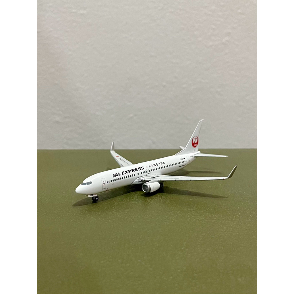 โมเดลเครื่องบิน 1/400 Boeing 737-800 Japan Airlines