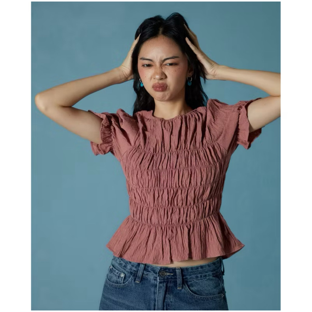 เสื้อสีแดง ju ne top