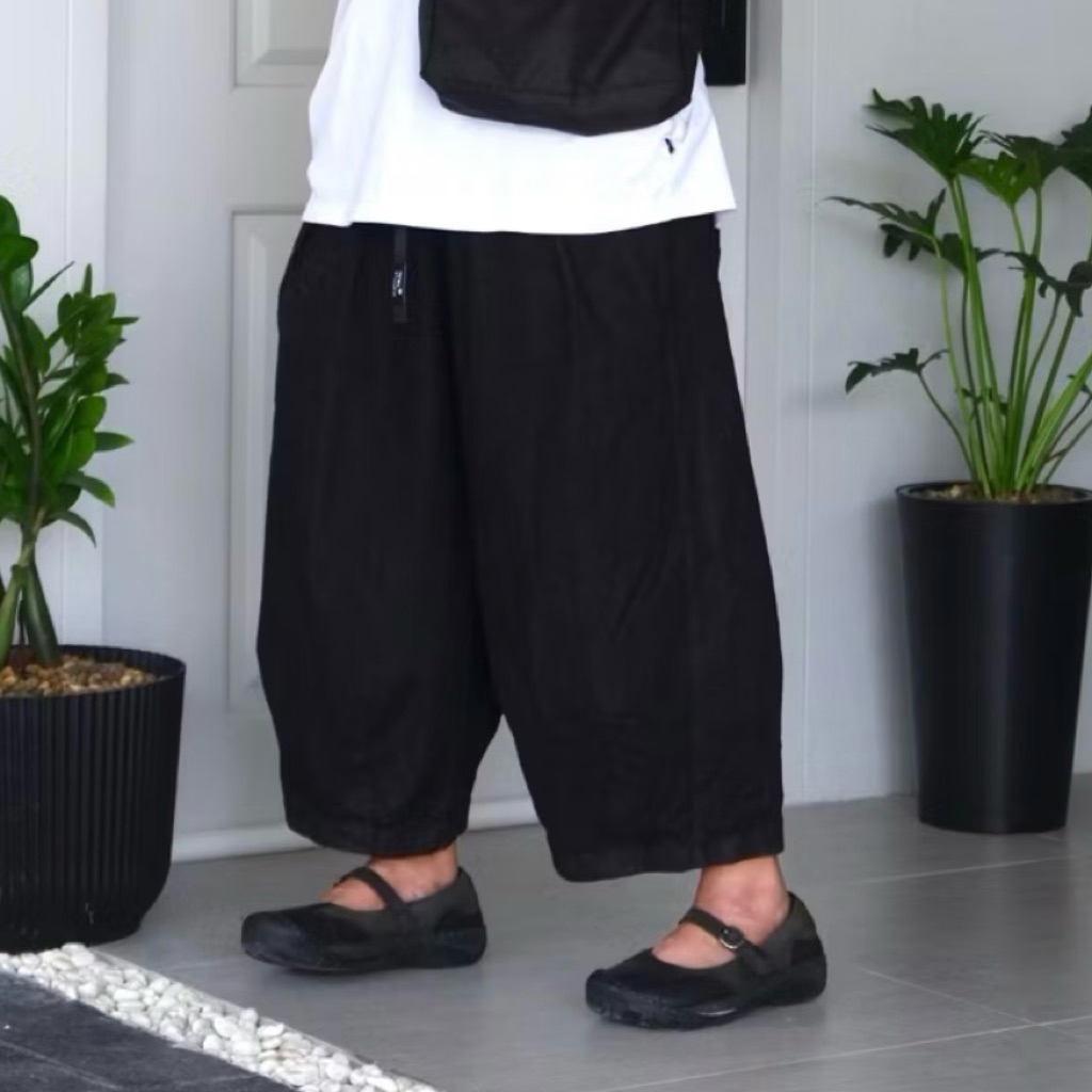 กางเกง anta studio BLACK JEANS BALLOON PANTS (35นิ้ว)