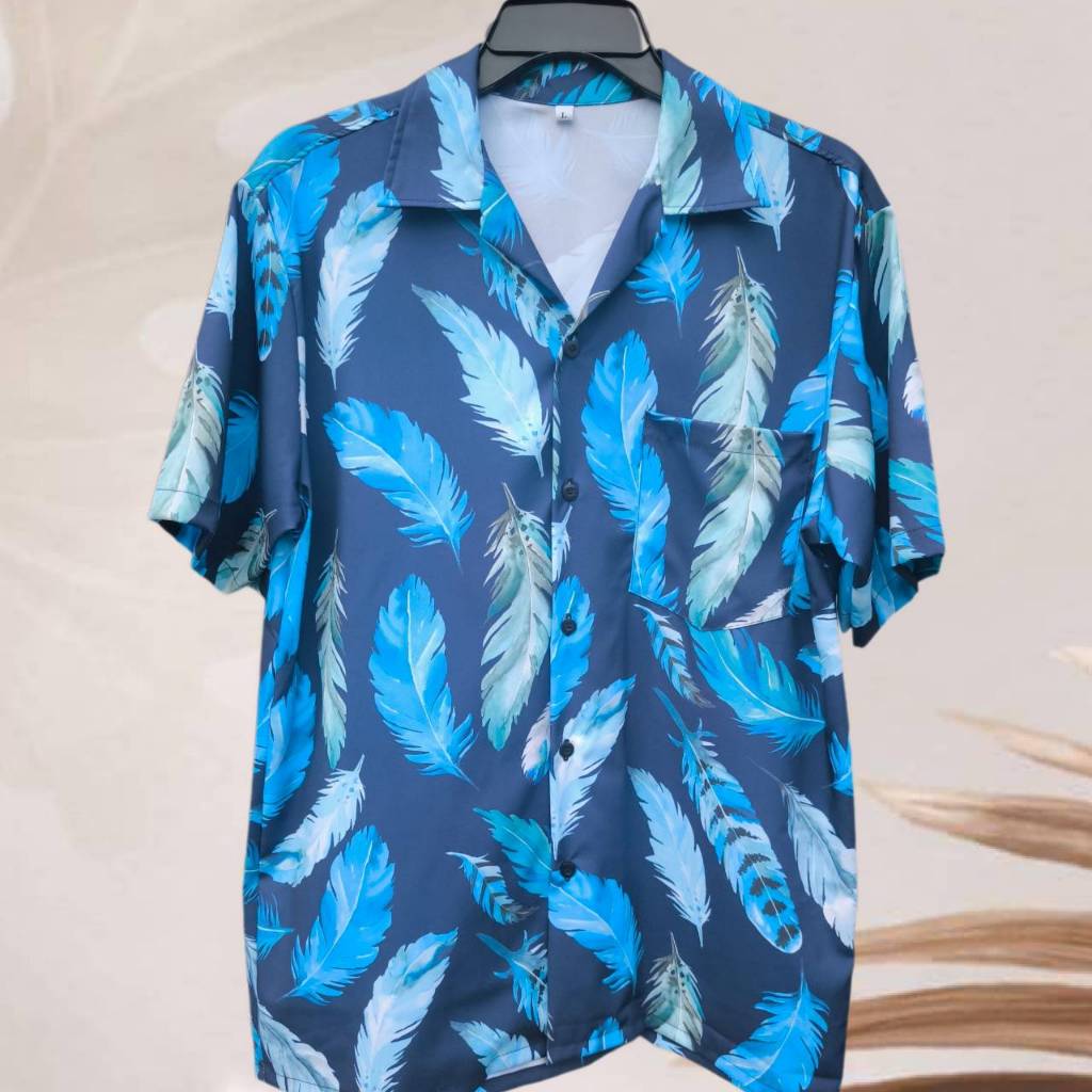 เสื้อเชิ้ตฮาวาย ลายขนนกฟ้าใหญ่ (พื้นสีกรม) ผ้าไหมอิตาลี