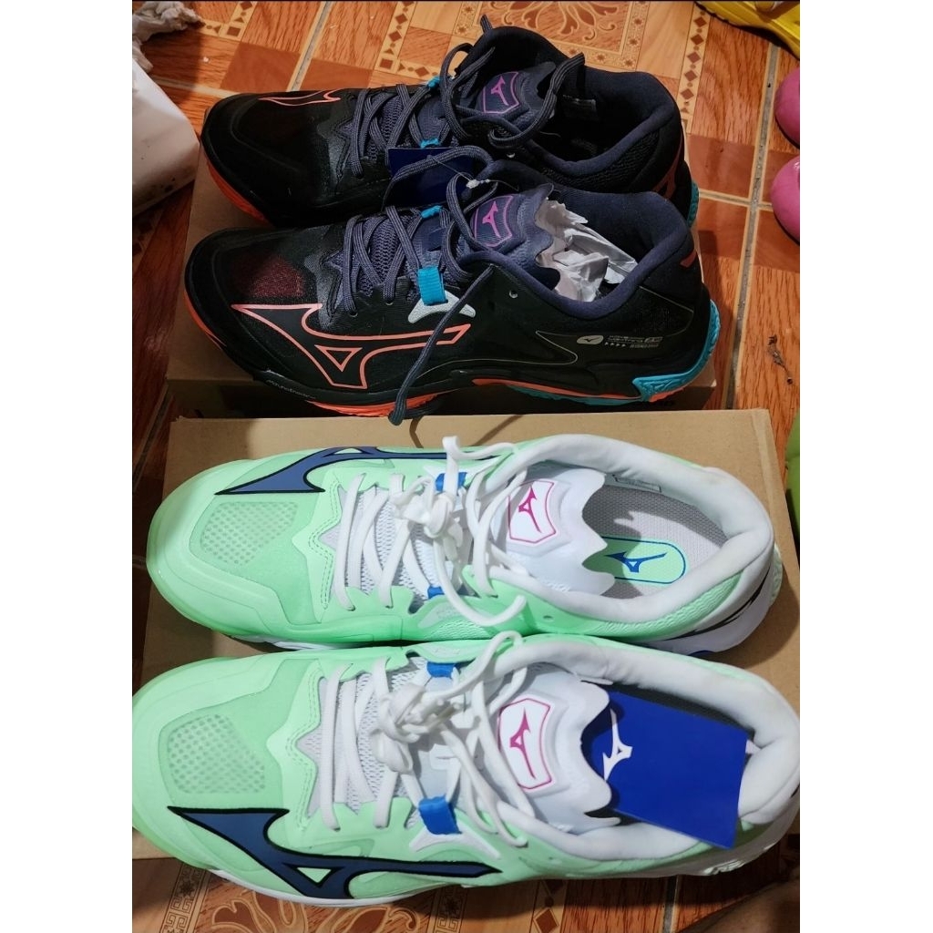 (มือ 1 แท้ 100%) วอลเลย์​/แบดมินตัน MIZUNO WAVE LIGHTNING Z8  (ดำ 9us)(เขียวมิ้น 10us)