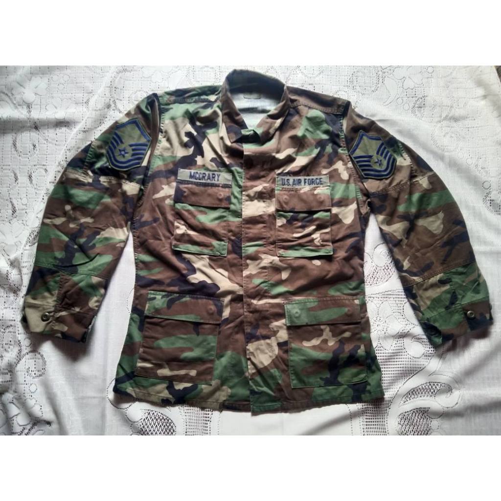 เสื้อวินเทจ 80s - 90s USAF Vintage M81 Woodland Camo Cold Weather Ripstop BDU Combat Jacket Chest 46