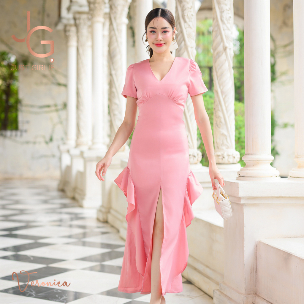 Dress Veronica အရှည်ဝတ်စုံ — Satin ချည်သား၊ V-neck ဒီဇိုင်း၊ ဖရိန်း/ရင်ဖွဲ့ (S/M/L ရနိုင်)