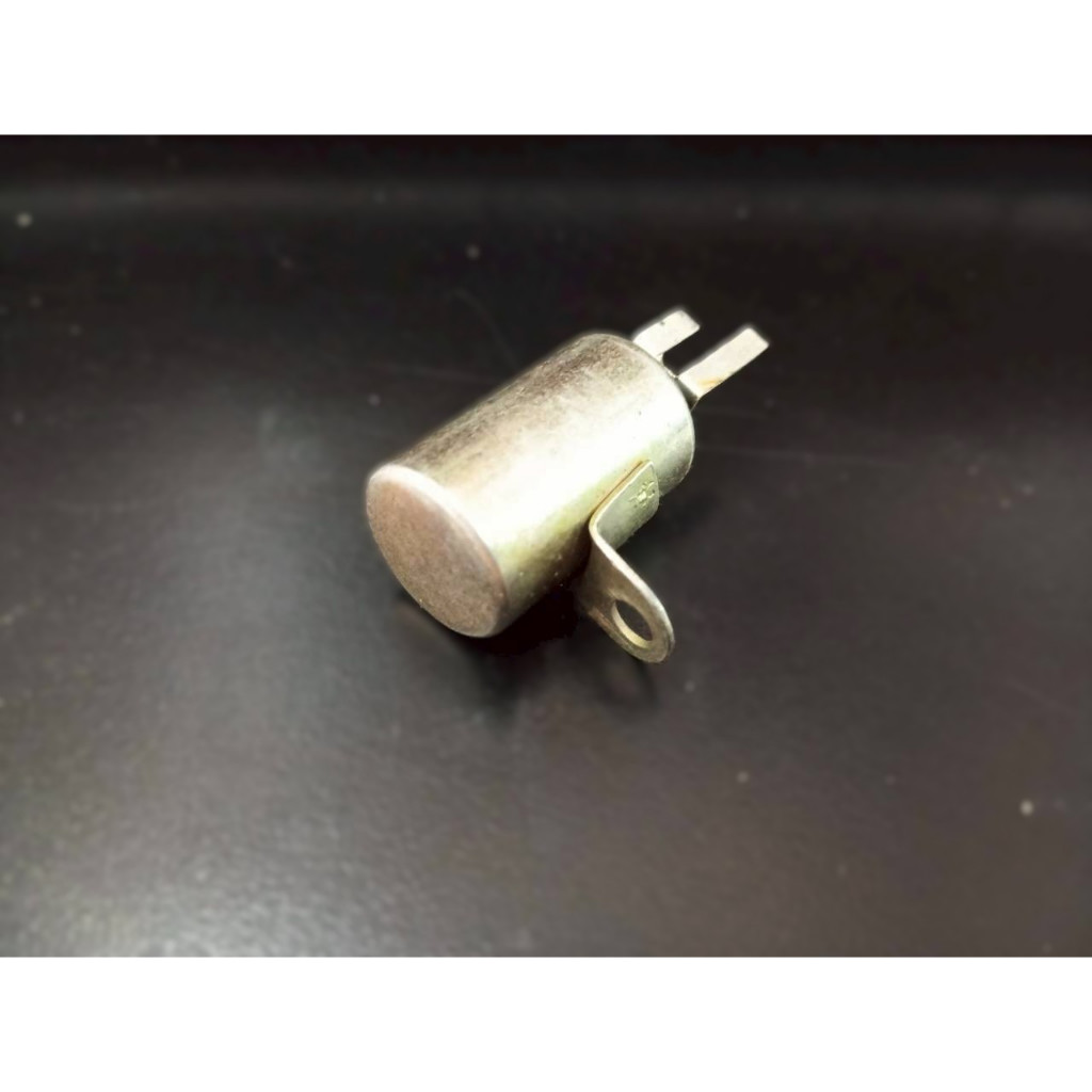 คอนเดนเซอร์ทองขาว รถยี่ห้อ SUZUKI รุ่นรถ FR80/GTO (CONDENSER SUZUKI FR80/GTO)