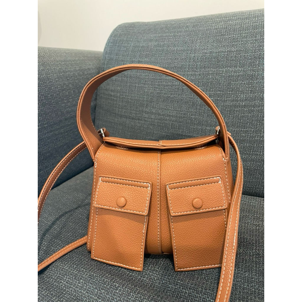 กระเป๋าสะพาย Gliss the object สี ginger