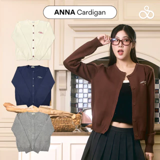 Sistersfabric - Anna Cardigan เสื้อคาดิแกนไหมพรม ปักโลโก้ มีกระดุม ผ้าหนานุ่ม