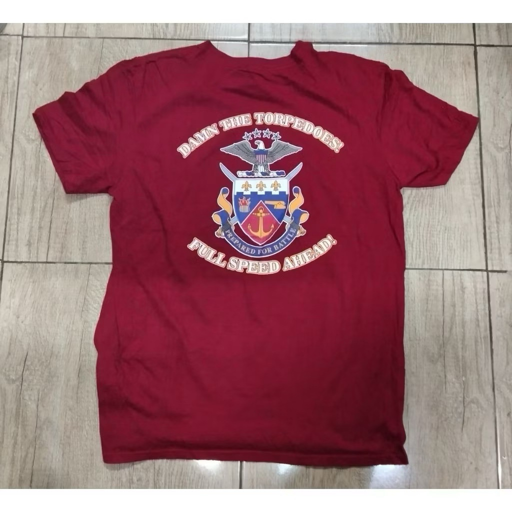 เสื้อยืดมือสอง uss farragut สีแดง ไซส์ L สภาพดี รอบอก 42นิ้ว / ความยาว 28นิ้ว