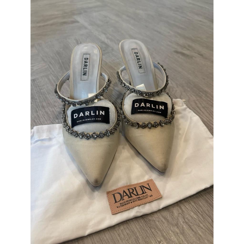 รองเท้าส้นสูง Darlin ซาติน สีขาว มือสอง