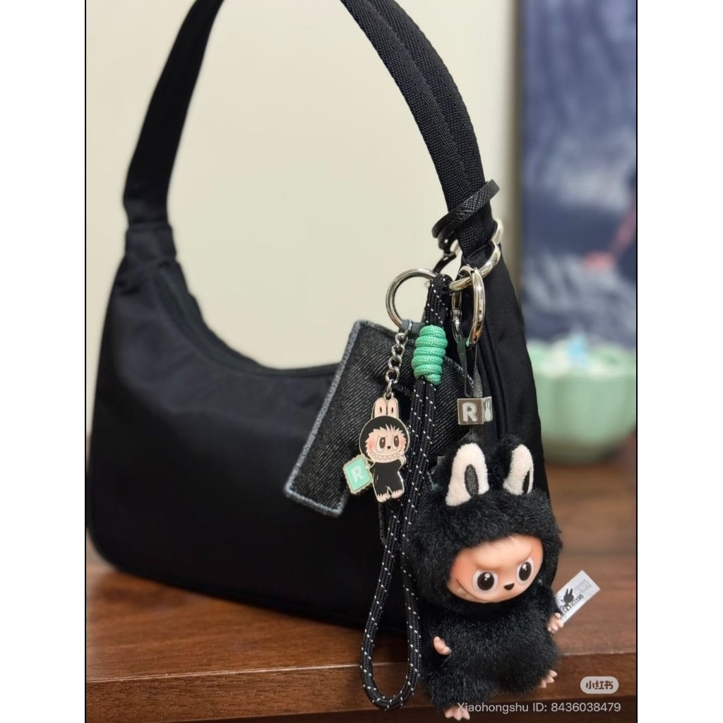 ลาบูบู้จิ๋ว ลาบูบู้ v4 labubu pin for love