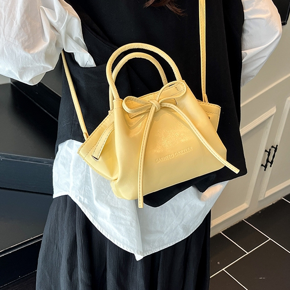 SARNEED Lis Bag กระเป๋าถือ (ลิซ) กระเป๋าสะพายข้าง หนัง PU  มีโบว์ น่ารัก ดีไซน์เก๋ น้ำหนักเบา หรูหรา มีให้เลือก 6 สี - รูปที่ 7