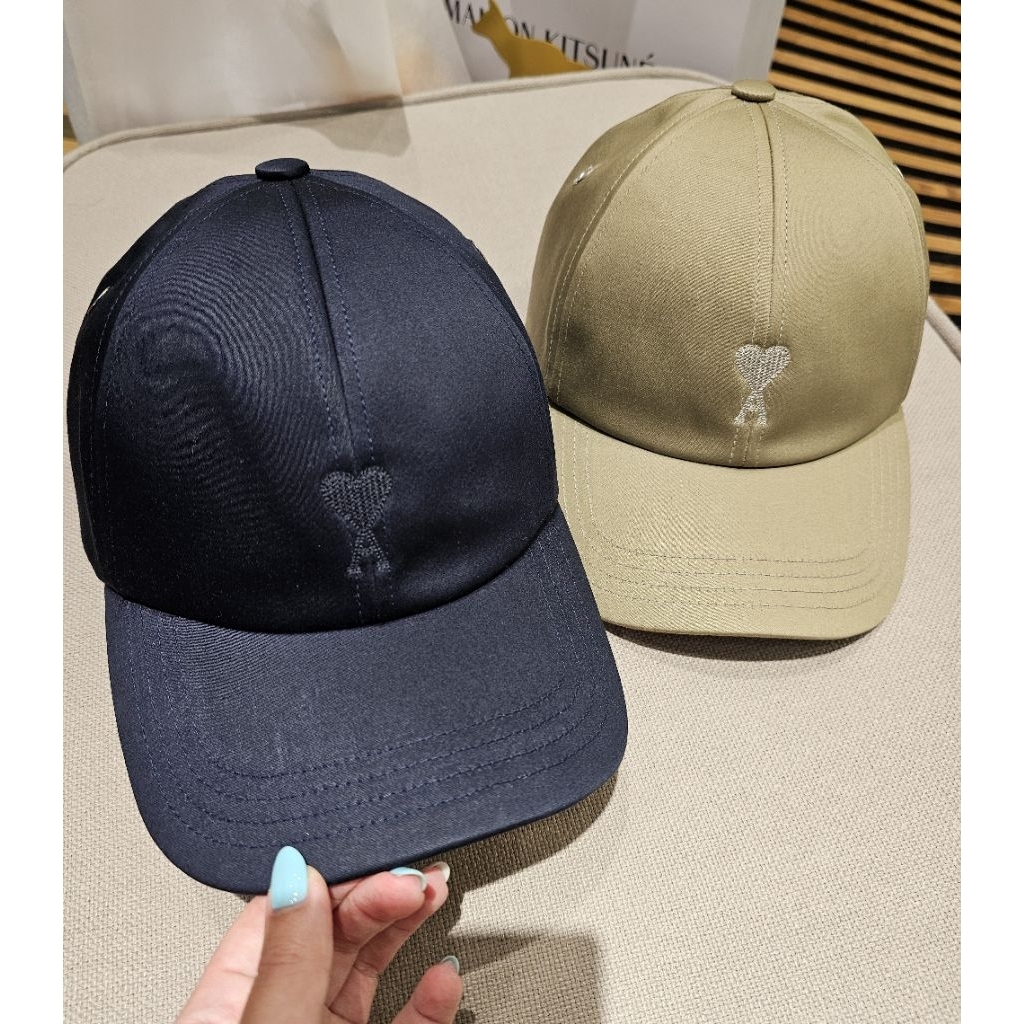 New Ami cap กรมท่า ผ้าเงาๆ มือ1ของแท้💯 พร้อมส่ง