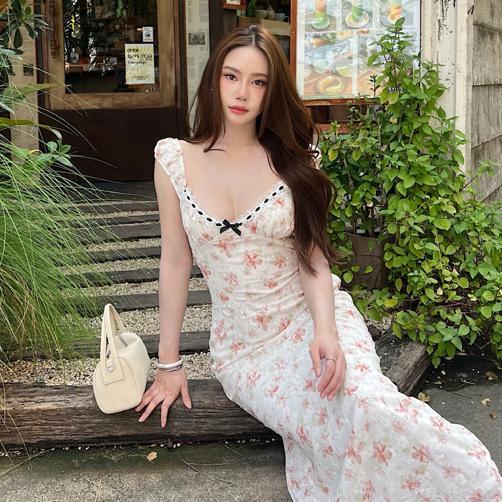 Dressfriends.bybf | Una maxi dress เดรสยาวแต่งลูกไม้ลุคคุณหนู เฟมินีน