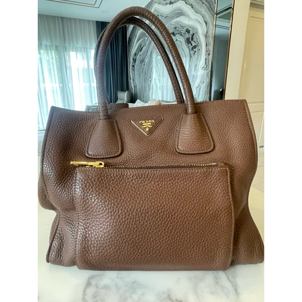 กระเป๋าถือ Prada หนังแท้