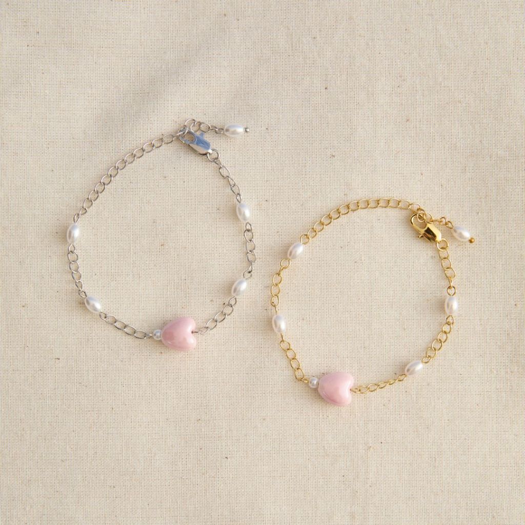 Petite Julia Bracelet สร้อยข้อมือสายโซ่ประดับชาร์ม