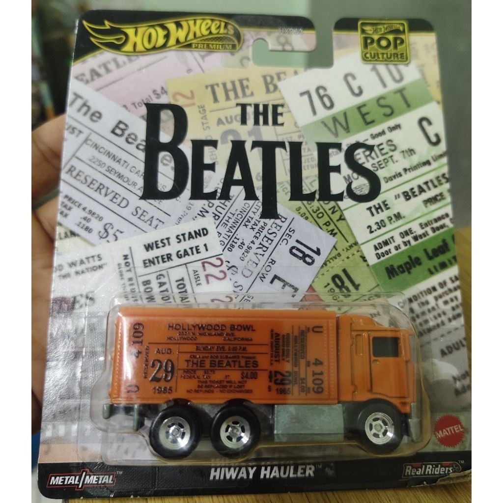 Hot Wheels รุ่น "Hiway Hauler" ในซีรีส์ Pop Culture ซึ่งอุทิศให้กับวงดนตรี The Beatles