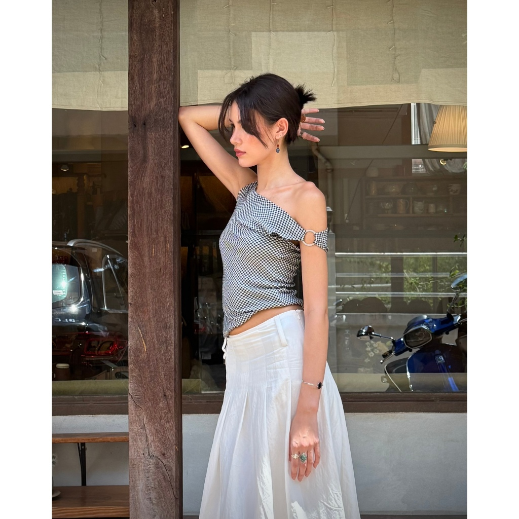 SIMONNE - Como draped O-ring top เสื้อคอปาดห่วงเงิน