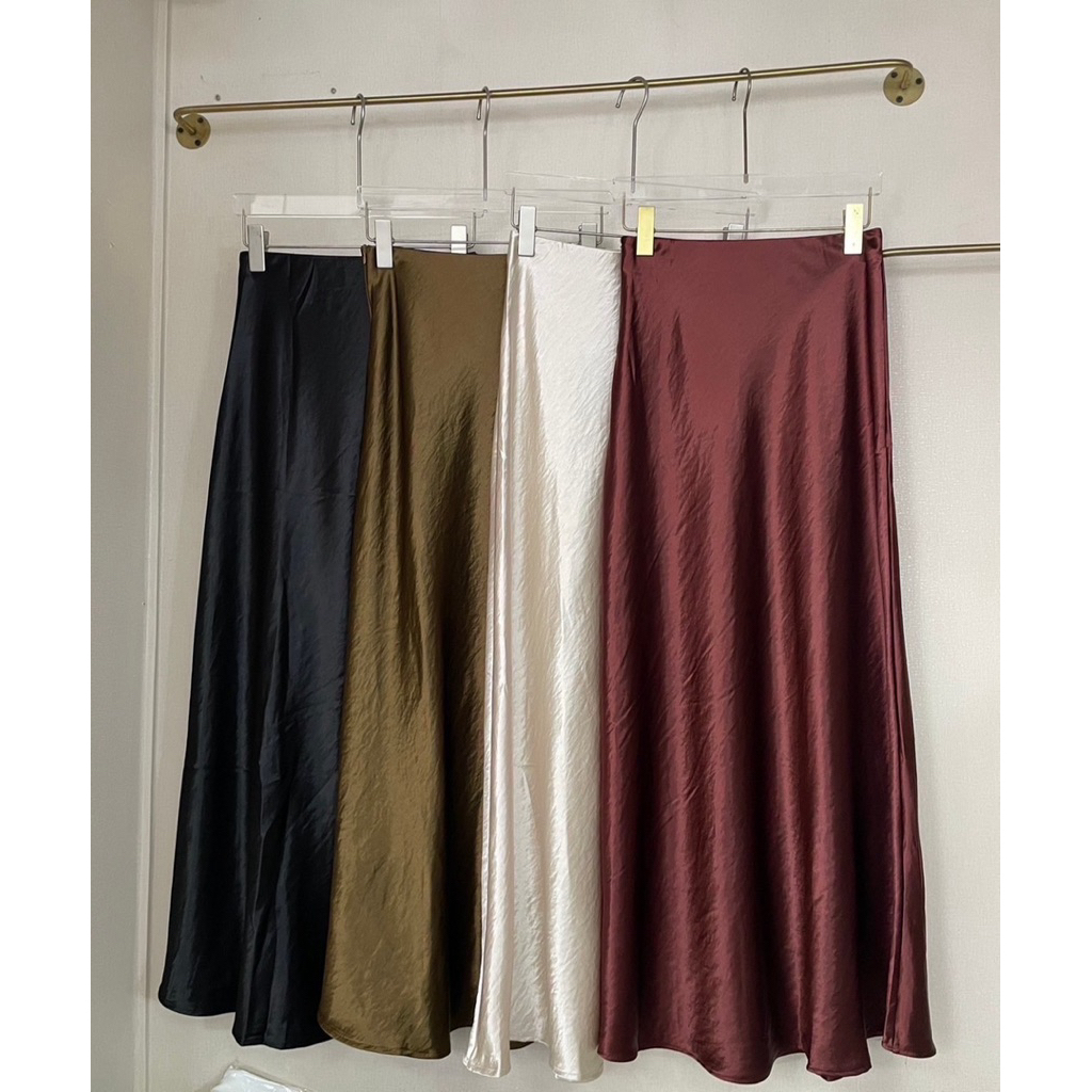 Camilia satin skirt ✨💖