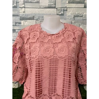 เสื้อลูกไม้สาวอวบ เสื้อลายดอก มีซับในตัว รอบอก 46-52 นิ้ว รุ่น4616-5216