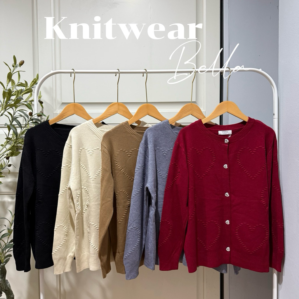 [ป้าย PIMM] เสื้อคาดิแกนทรงหลวมหลวมงานปั๊มนูนเก๋มากเป็นรูปหัวใจมาพร้อมกับกระดุมรูปหัวใจน่ารักสุดสุดไ