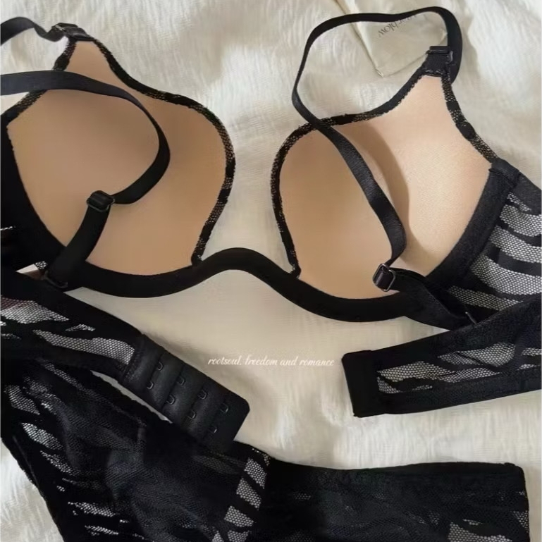 เสื้อชั้นในผู้หญิง บราเซ็กซี่ ดันทรง ยกกระชับ หน้าอกเล็กดูใหญ่ ฟองน้ำหนา นุ่ม ใส่สบาย ดีไซน์ลูกไม้ เซ็กซี่ ชุดบรา - รูปที่ 5