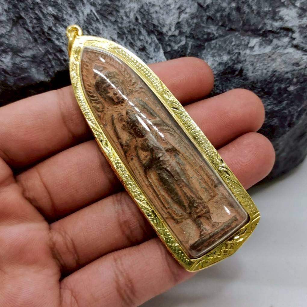 เหรียญพระร่วงโรจนฤทธิ์ พิมพ์ประทับคู่ เนื้อตะกั่วพระกรุเก่า เลี่ยมกรอบทองไมครอนกัน พระบ้านรวมๆ สวยๆวัดใจ