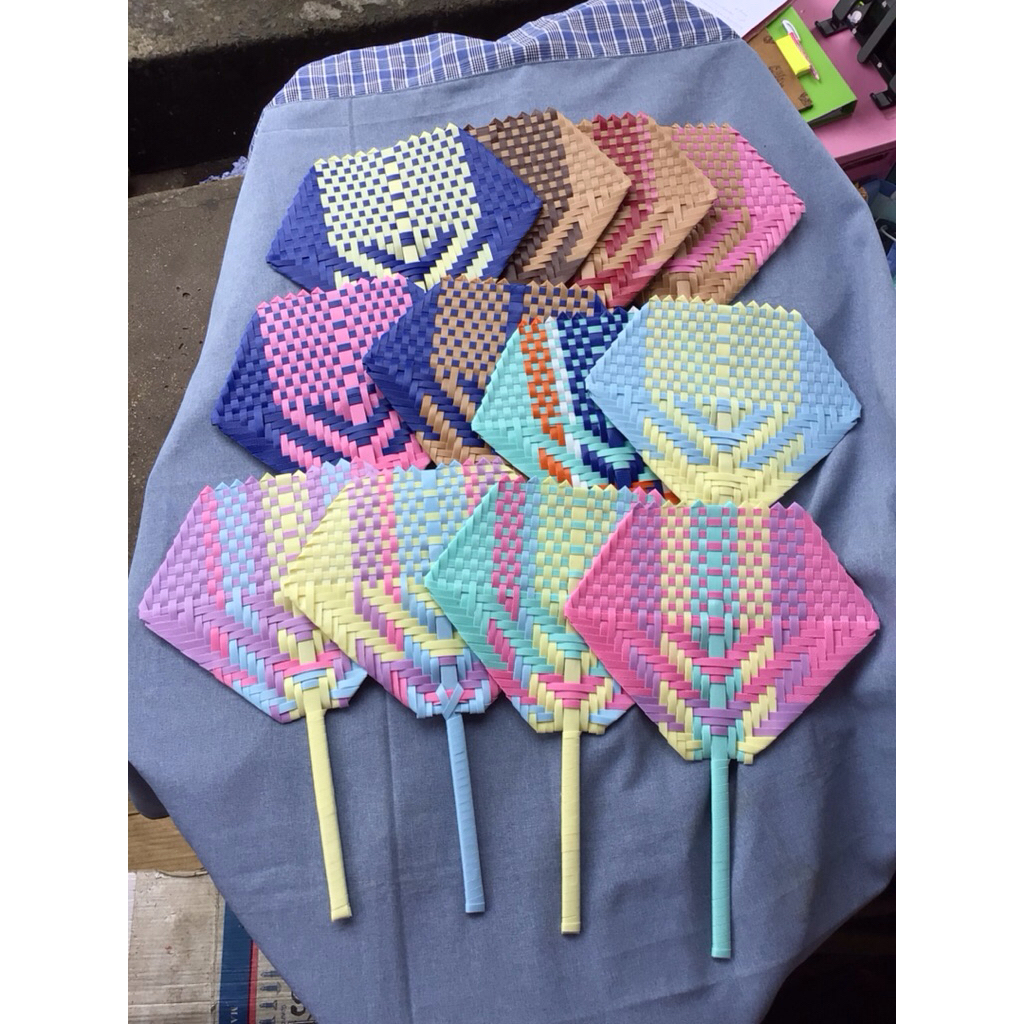 พัดสานพลาสติกหกเหลี่ยมเพชร 9“ - 9.5