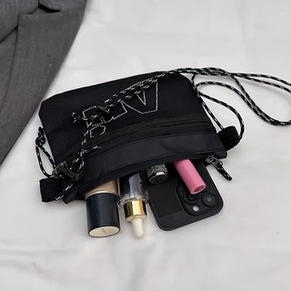 Ari - “ Shoulder Bag “ กระเป๋าสะพายข้าง สีดำใหม่ล่าสุด