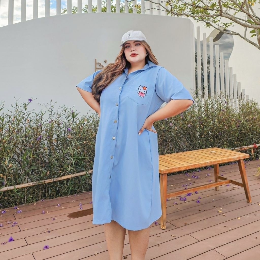 เดรสเชิ้ตปักคิตตี้ อก40-62นิ้ว ผ้ายีนส์บาง มีกระเป๋า คอปก แขนสั้น กระดุมใช้ได้จริง สาวอวบ ไซส์ใหญ่ MG27-0 - รูปที่ 2