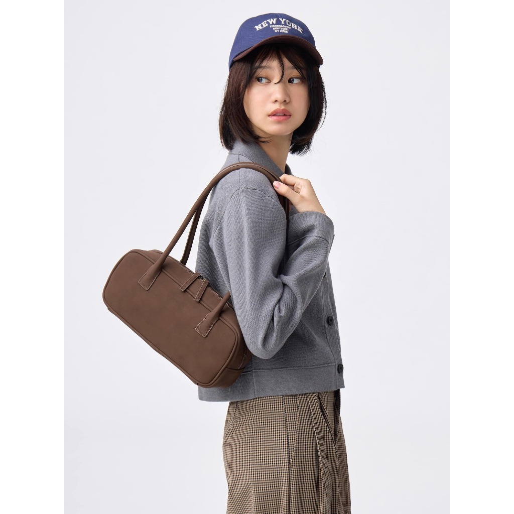 GU (พร้อมส่ง) กระเป๋าทรงบอสตัน หนังเทียม/ GU Wide Boston Bag