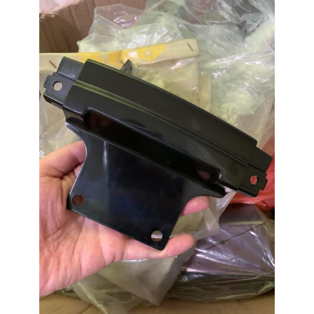 ฝาครอบท้าย Suzuki flash แท้ใหม่