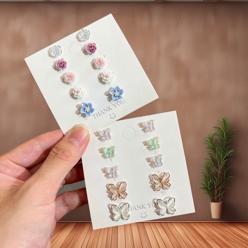 ร้านไทย ส่งไว🌈 ต่างหู ต่างหูผีเสื้อ น่ารัก หลากสี ขนาดเล็ก ต่างหูแฟชั่นเกาหลี แฟชั่น เครื่องประดับผู้หญิง เกาหลี