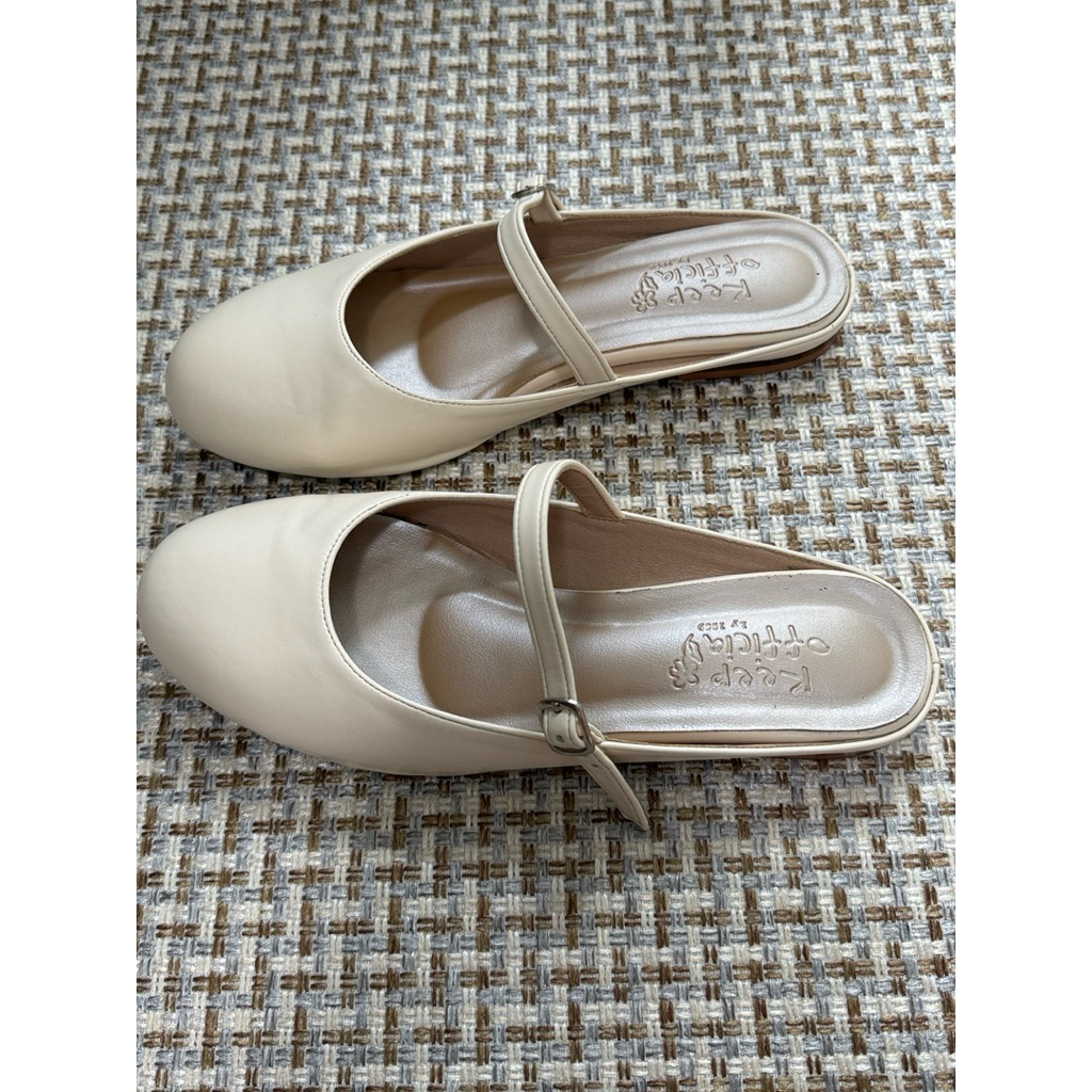 Keep - รองเท้าแมรี่เจนเปิดส้น