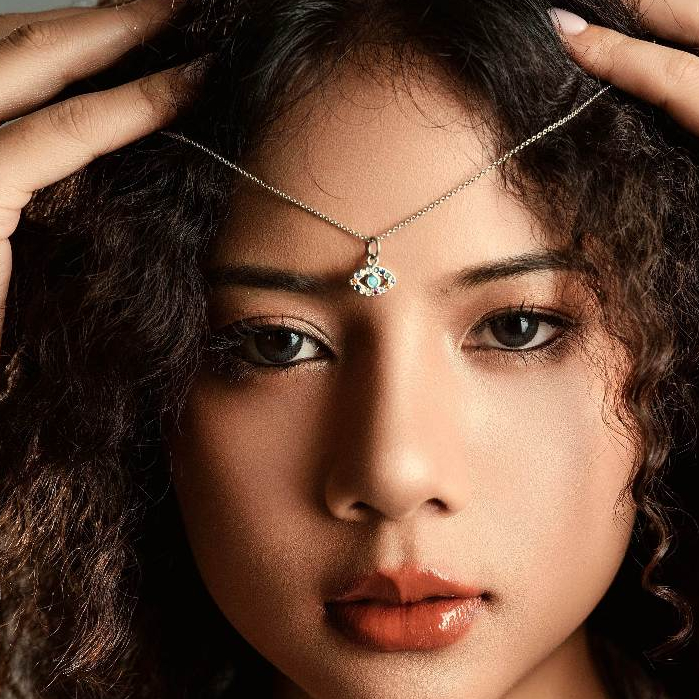 Vachana - 9 Lucky Gems Silver Evil Eyes Necklace (สร้อยนพเก้าดวงตาปีศาจสีเงิน)