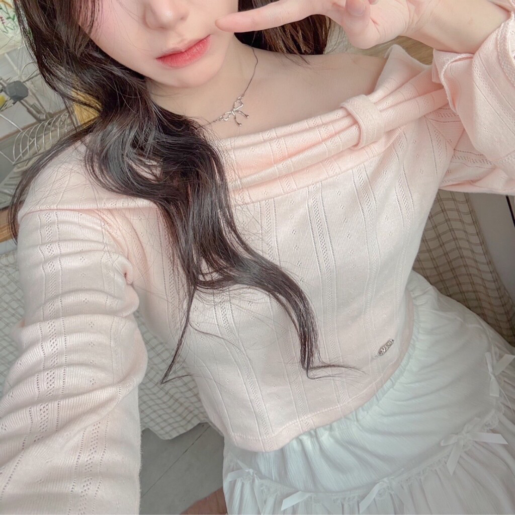 เสื้อปาดไหล่สีชมพู แบรนด์ RIKA