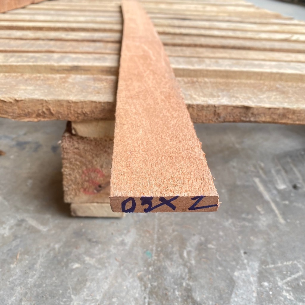 ไม้ระแนง ระแนงไม้เนื้อแข็ง  ขนาด 1/2 x 2 นิ้ว ( ไม่ไส ) ความยาว 50 - 200 ซม.