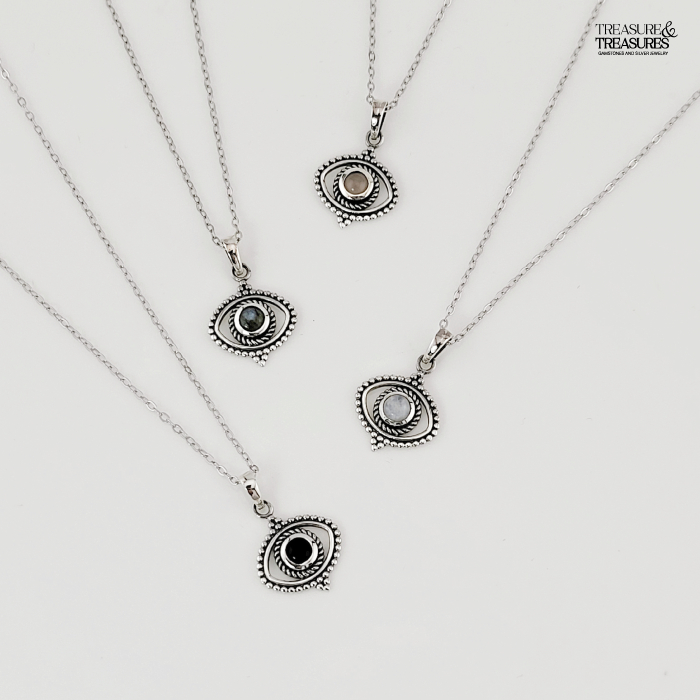 Treasure &Treasures | สร้อยคอ Evil Eye เงินแท้ ปกป้องจากพลังงานลบ ความอิจฉาริษยา สิ่งไม่ดีรอบตัว
