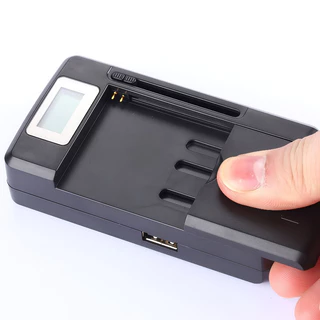 🔥ส่งด่วน🔥 เครื่องชาร์จแบตเตอรี่โทรศัพท์ LCD Display Screen แบบพกพา Universal สําหรับโทรศัพท์มือถือ
