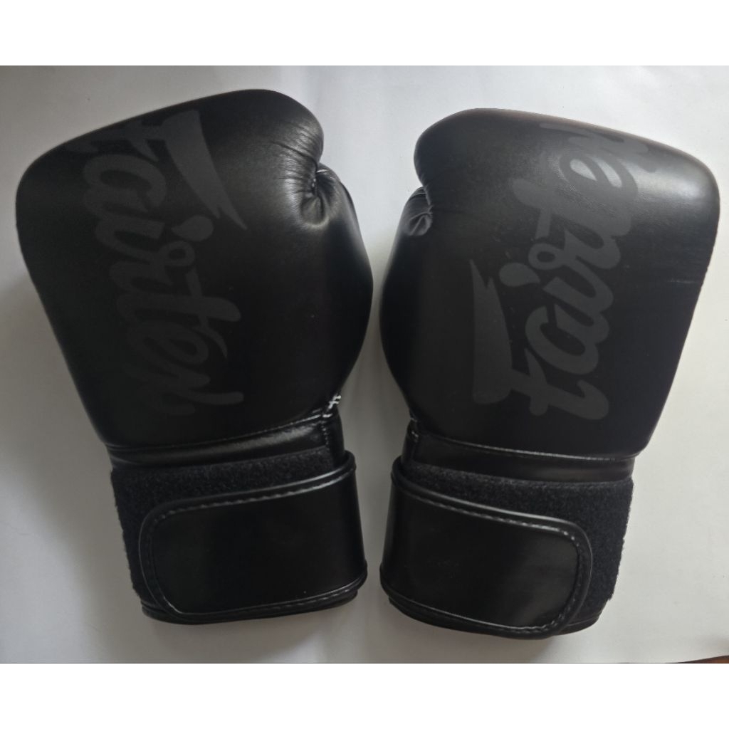 นวมต่อยมวย Fairtex BGV14 สีดำ ไซส์ 10 ออนซ์ ของใหม่