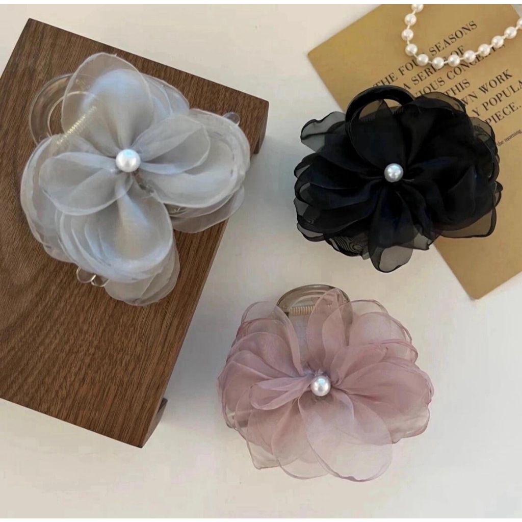 พร้อมส่ง! ราคา/ชิ้น Dreamy Blossom Clip กิ๊บผมดอกไม้ผ้าชีฟองประดับมุก ดอกไม้กลีบใส หวานละมุน เนื้องานเกาหลี พรีเมี่ยม