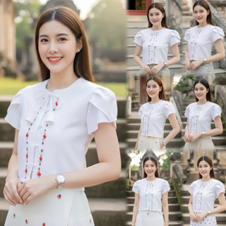 เสื้อพื้นเมืองผู้หญิงคอกลมผูกโบว์แขนกลีบบัว งานปักดอกด้วยมือ