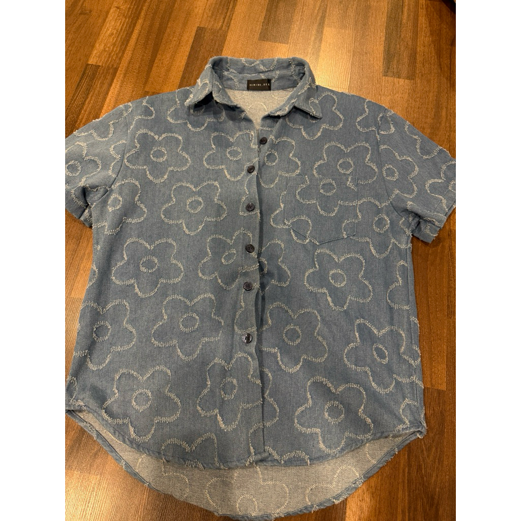 ส่งต่อเสื้อbeming.bkkลายดอกไม้