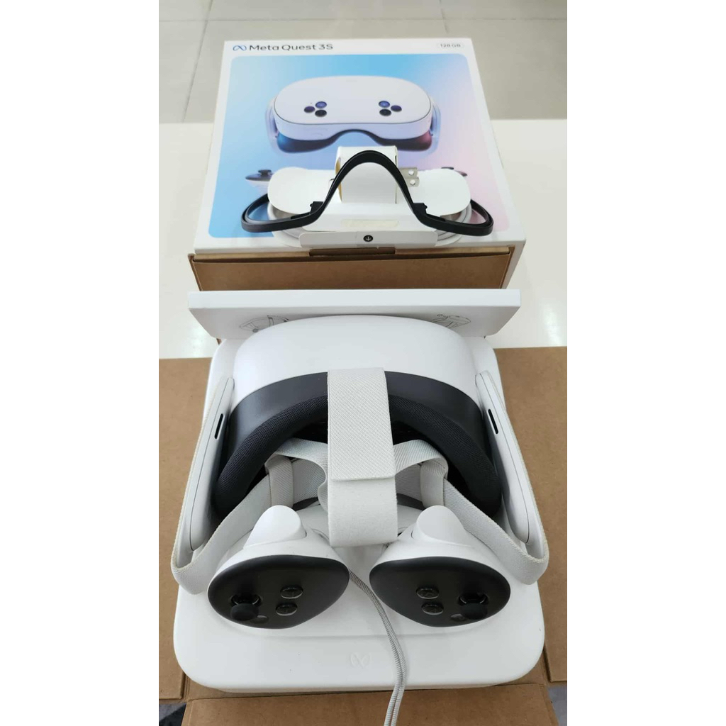 Meta Quest 3S Advanced All-in-One VR Headset 128GB (มือสองใช้10ครั้ง)